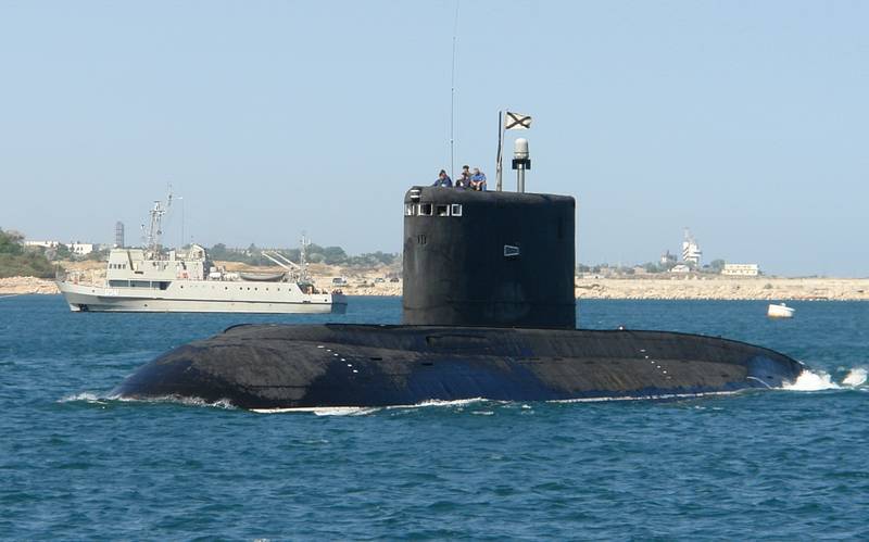 Подводная лодка «Алроса» возвращается в Черное море на боевое дежурство