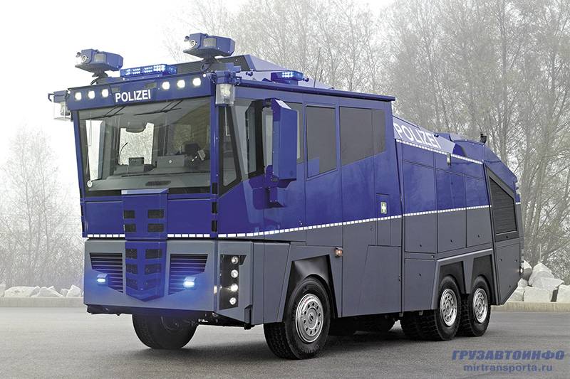 Бронированный водометный спецавтомобиль Water Cannon 10000 Бронированный водометный спецавтомобиль Water Cannon 10000