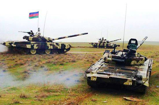 Азербайджанские танки попали в "котел" на севере фронта