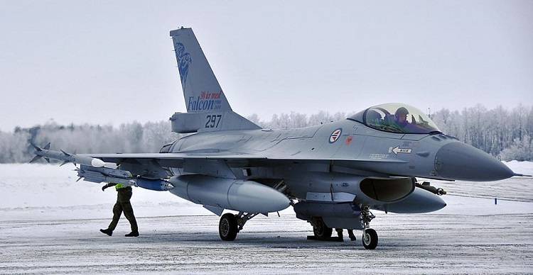 Норвежское безумство НАТО: «скорая помощь» из F-16