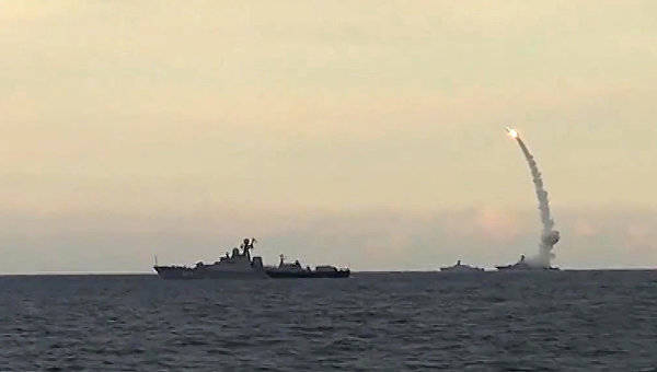 Каспийская флотилия провела учения с применением комплекса “Калибр”