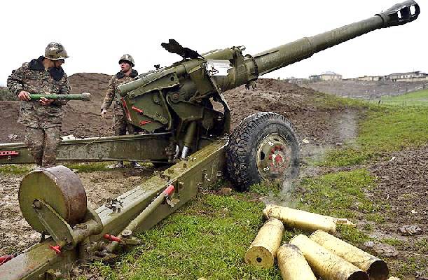 Чем воюют армии Нагорного Карабаха и Азербайджана?