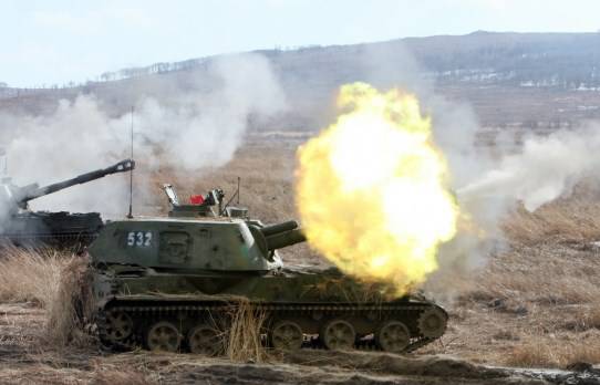 Российская артиллерия бьет по «противнику» в горах Южной Осетии