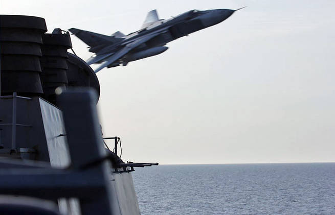 Пентагон предупредил о риске военного ответа на облеты своих кораблей