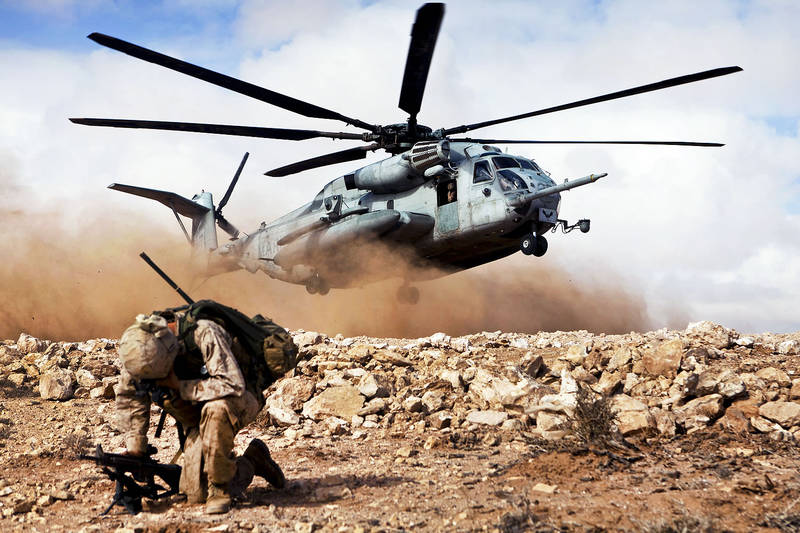 Новейший транспортный вертолет Корпуса морской пехоты США CH-53K King Stal