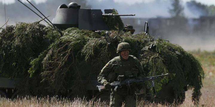 Эстония совместно с США проводит учения у российских границ Эстония совместно с США проводит учения у российских границ