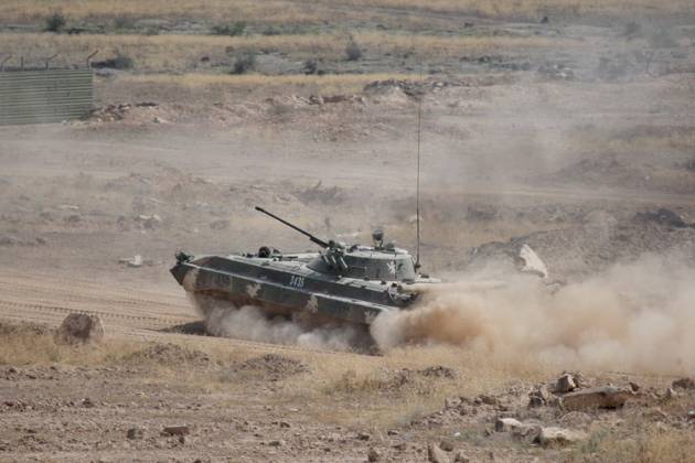 Минобороны Азербайджана: армянские танки начали атаку в районе Мартакерта