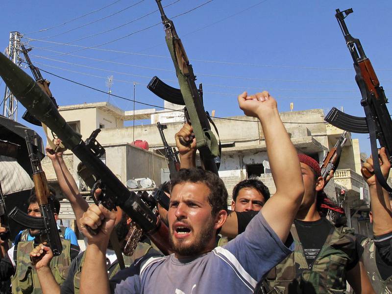 Сирийские повстанцы и террористы ИГ продолжают битву в Каламуне