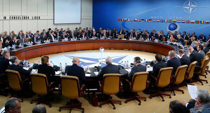НАТО - Россия: о чем пойдет разговор после двухлетнего перерыва