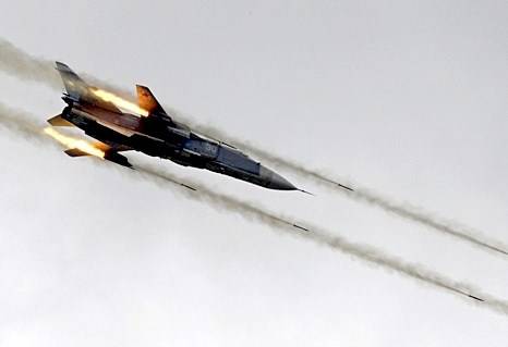 Российская авиация громит ИГ на западе Ракки