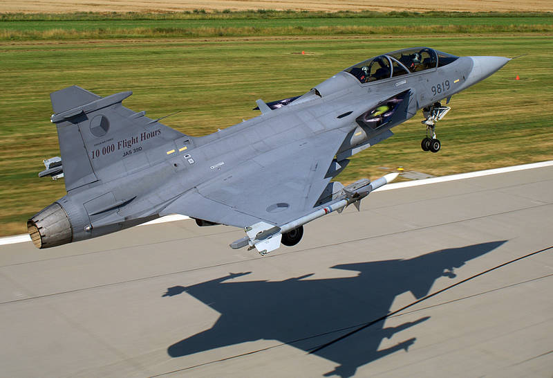 Истребители от SAAB. Шведский конкурент F-16 и Су-27