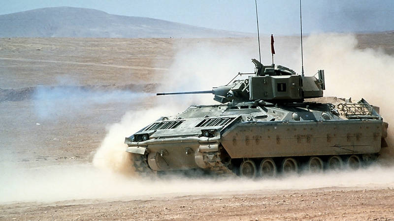 T-15 vs Namer: в этом споре проиграет американский M2 Bradley