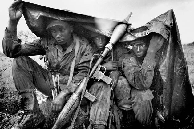 Войны Конго: 1996. Клещи для Киншасы