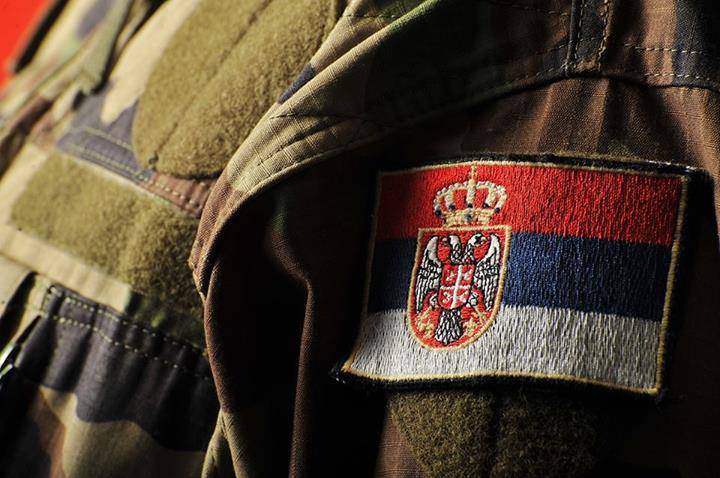 Солдаты в Сербии бегут от бедности