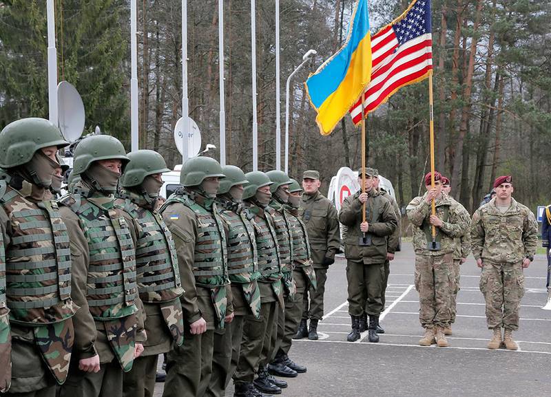 Что задумал Киев у крымской границы? Инструкторы НАТО тренируют ВСУ
