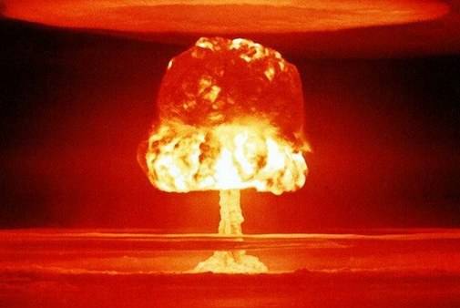 NI: Пора отбить у России охоту угрожать миру ядерной дубинкой