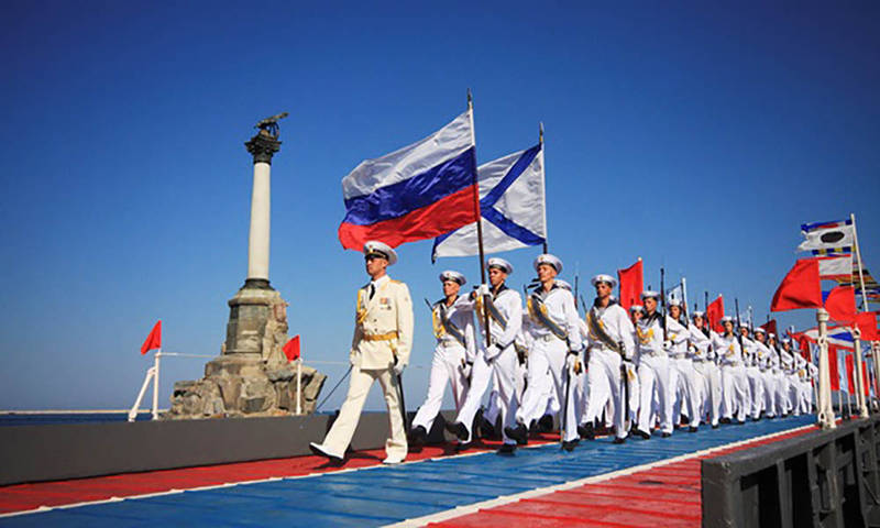 Парад в честь Дня Победы в Севастополе