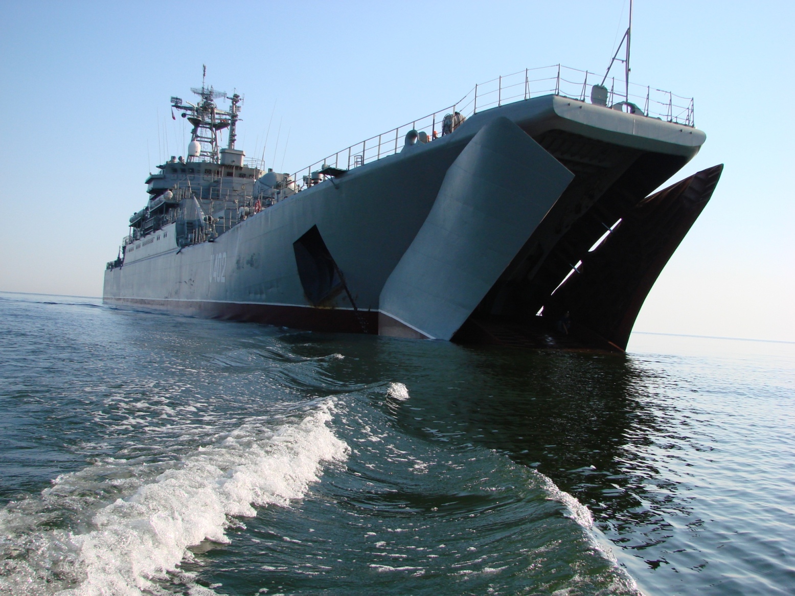 УДК или корабль-док: как будет выглядеть новый десантный корабль России?