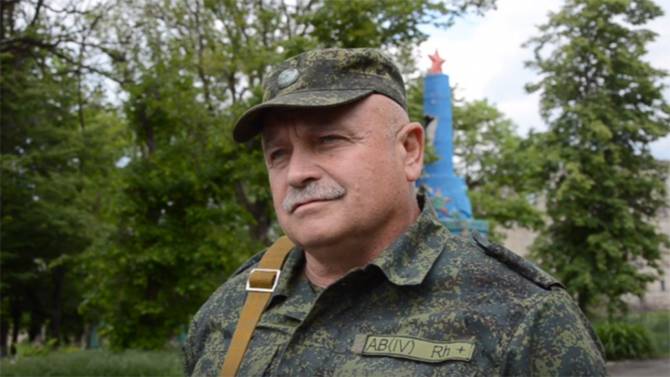 Киев «тасует» технику в Зайцево, пока Новороссия отмечает праздники
