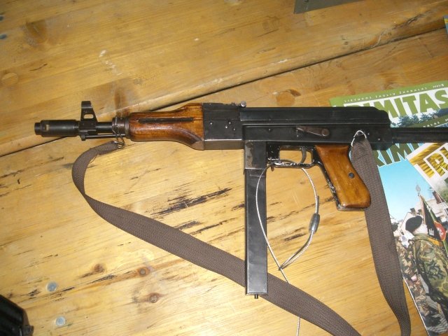 Литовский пистолет-пулемет «Vytas»