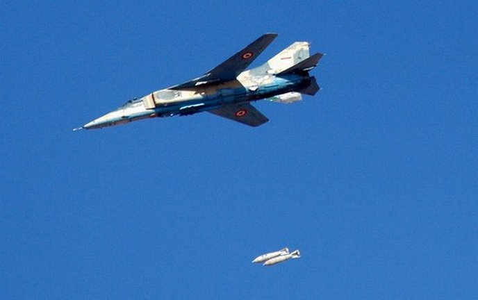 ВВС Сирии истребляют боевиков в Идлибе и Хаме