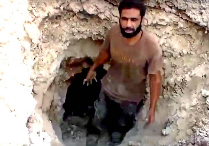 Земляные крысы ИГ: боевики прячутся от авиаударов под землей