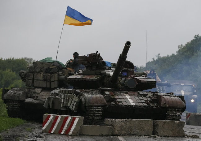 На границе с Крымом увеличилось количество украинской бронетехники