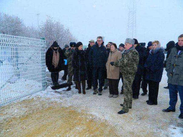 Как за каменной стеной. Украина пытается спрятаться за "забором"