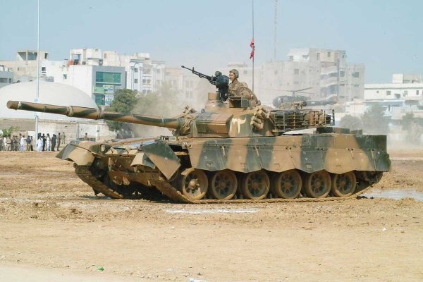 ГП "Завод им. Малышева" отгрузило комплектующие для производства танков Al-Khalid