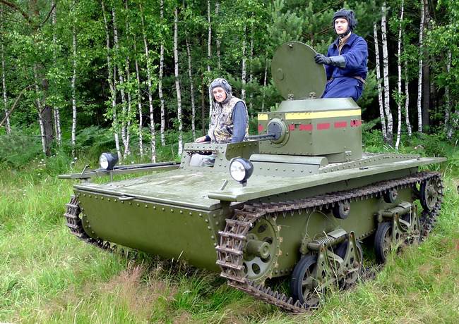 Ожившие Т-38: поисковики завели танки, пролежавшие 70 лет на дне реки