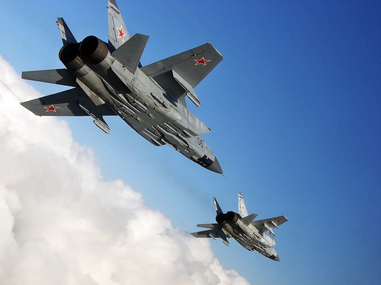 «Северные стражи» российских рубежей: МиГ-31 — страшный сон НАТО в Арктике