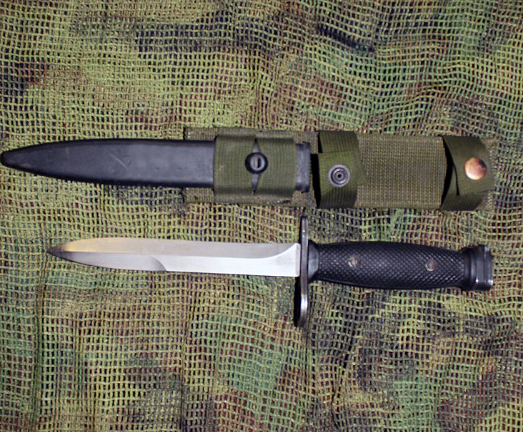 Канадский штык-нож к штурмовой винтовке Diemaco C7