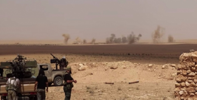 Хроники Сирии: сирийские войска прорывают атаки ИГ в Ракке и Алеппо