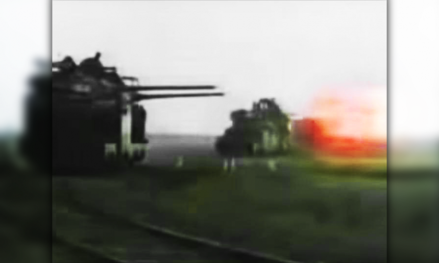 Залп из всех орудий: последний бронепоезд СССР