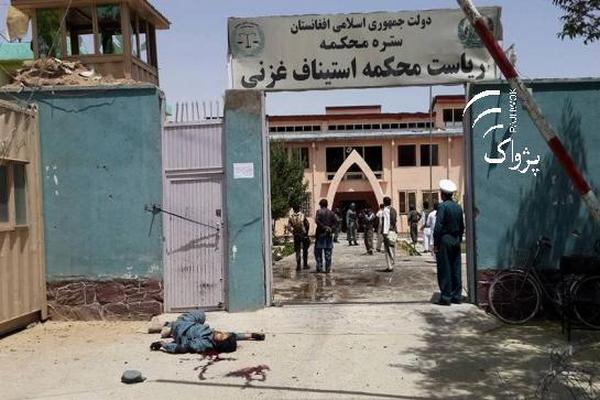 Пять человек погибли в результате нападения талибов на суд в Афганистане