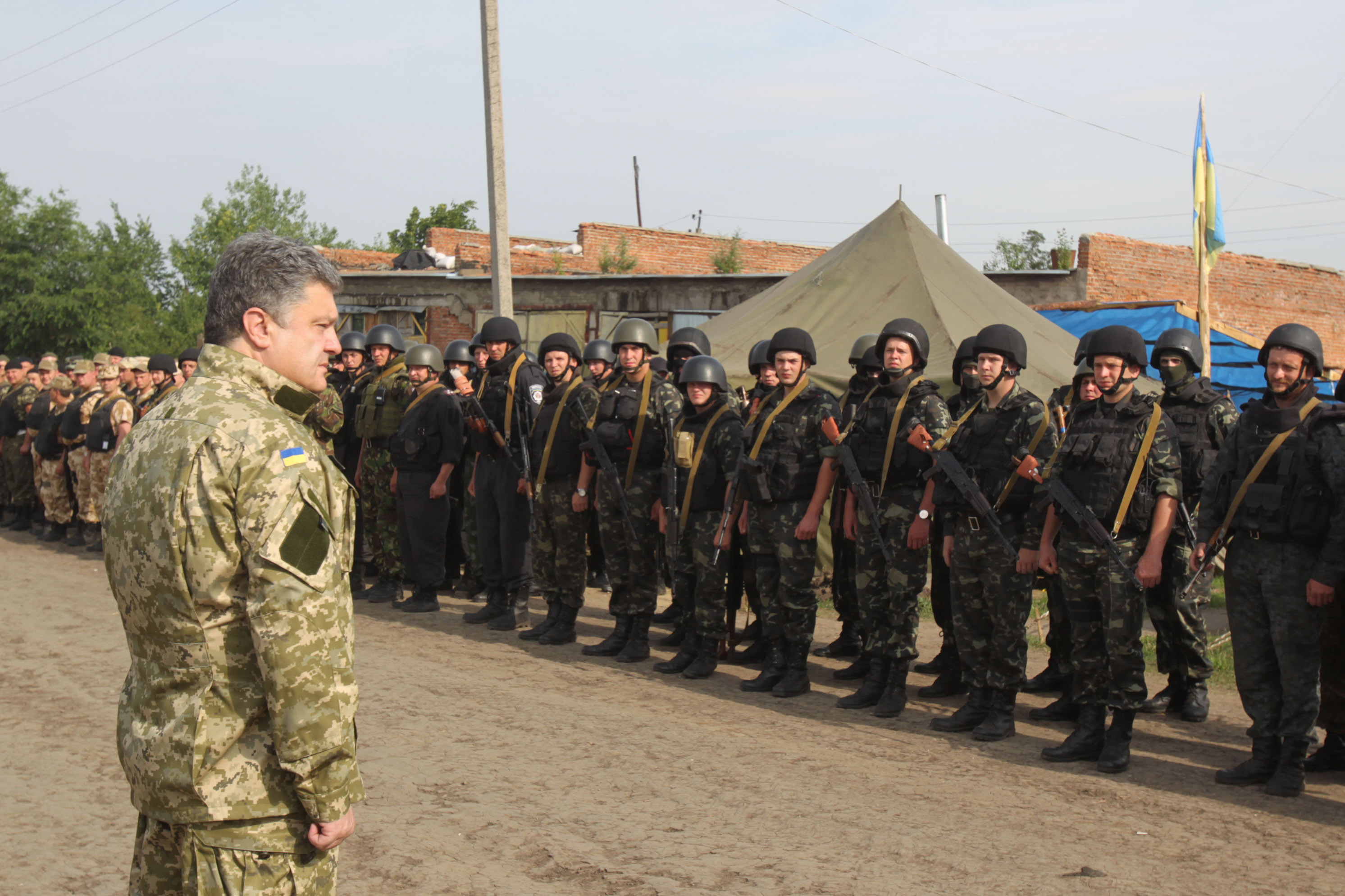 Порошенко отправит бойцов Нацгвардии в Донбасс «вкусить крови»