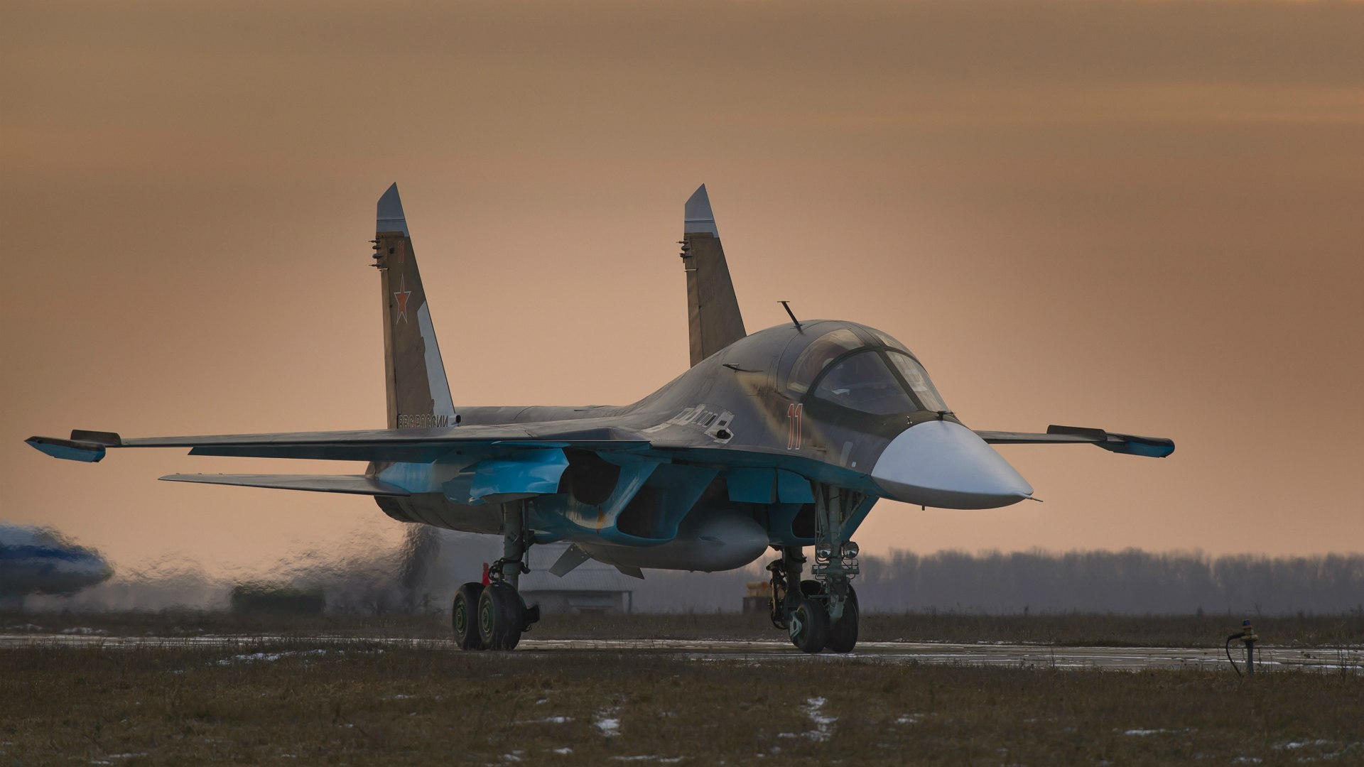 Первым делом самолеты: пилоты изучают Су-34 Первым делом самолеты: пилоты изучают Су-34