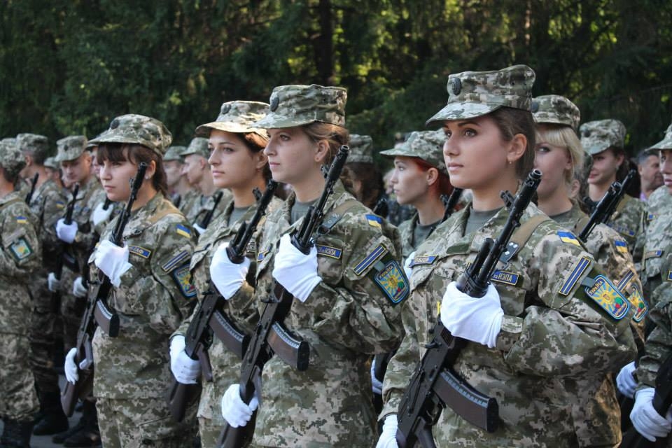 Сколько женщин служит в украинской армии