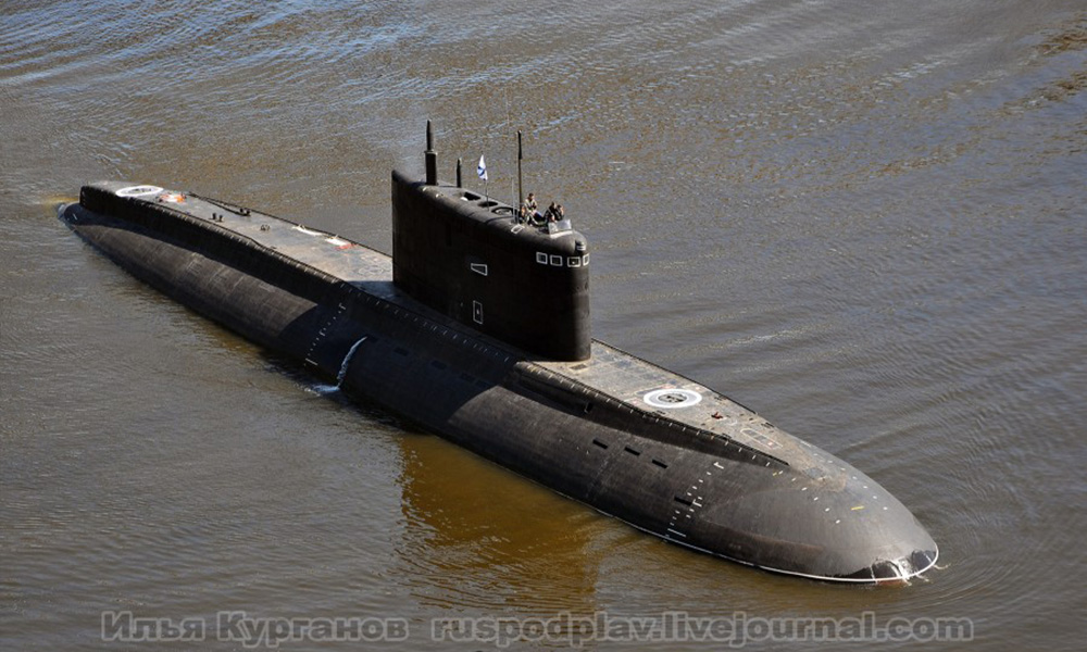 Подводная лодка «Великий Новгород» на ходовых испытаниях
