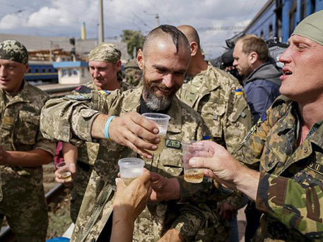 Вышедшие из-под контроля пьяные силовики не подчиняются командирам ВСУ