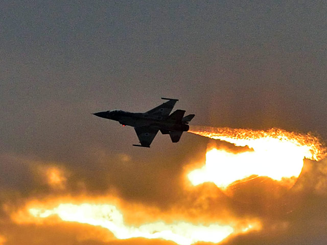 Израильские самолеты нанесли очередной удар по Сирии