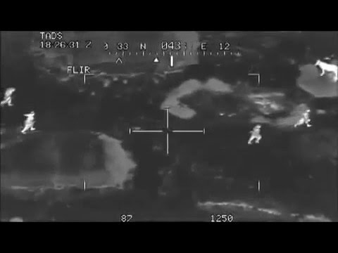 Впечатляющие кадры: Ми-28 и Ми-35 уничтожили большой конвой ИГИЛ