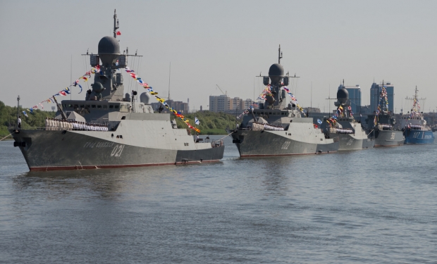 Каспийская флотилия провела масштабные тактические учения