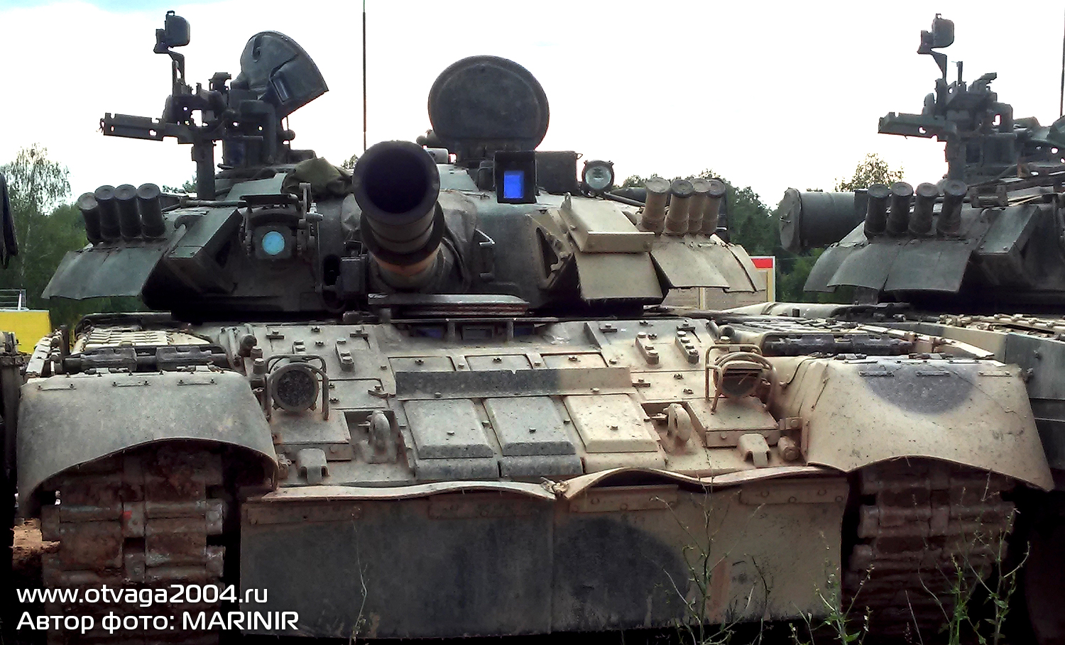 Боевая техника 4-й ТД: Т-80У (мод.), Т-80УЕ1, 2С1 и 1В14М (фотообзор)