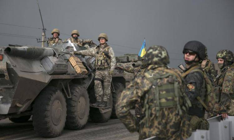 Украина убивает Донбасс: ВСУ ждут команды «фас», Донецк стонет от обстрелов