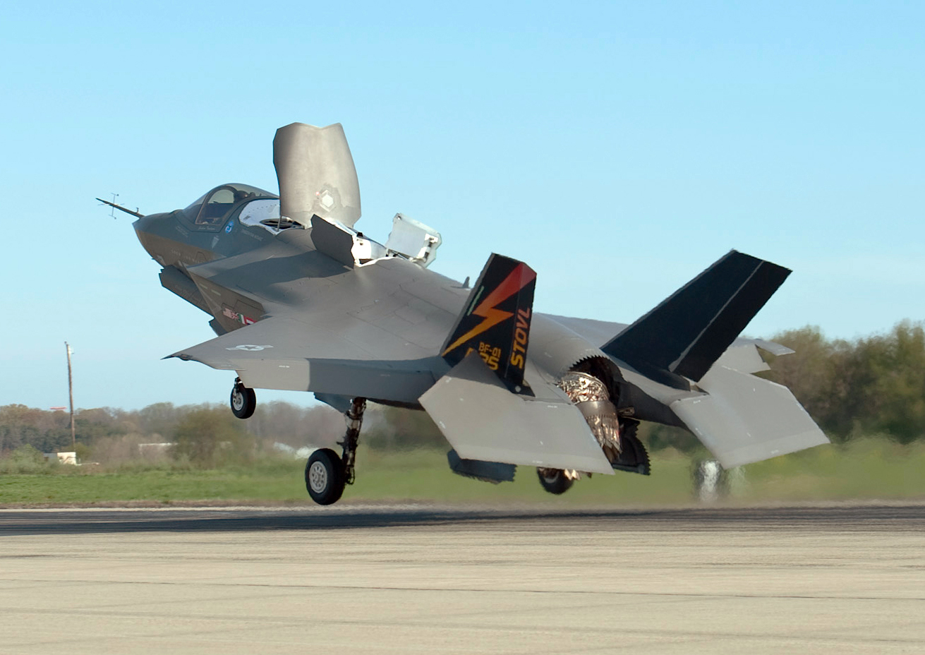 F-35 прошел испытания для авианосцев