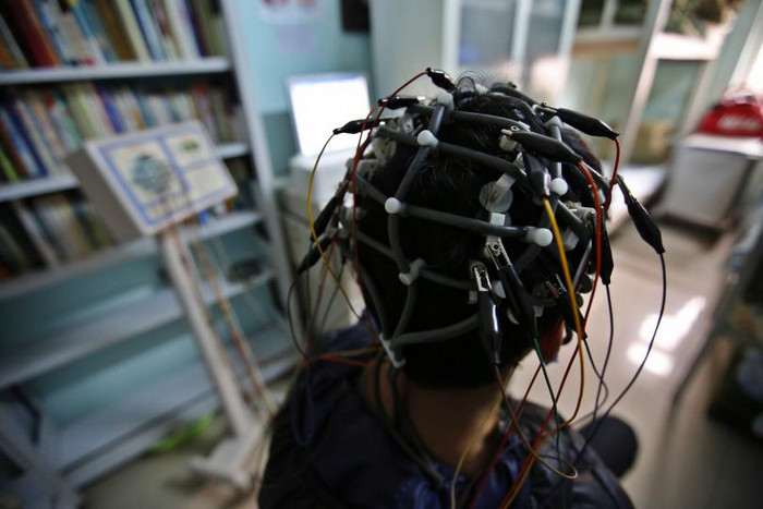 Подготовку снайперов хотят ускорить методом электростимуляции мозга