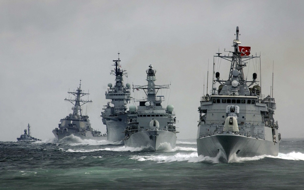 Где "всплывут" 14 пропавших боевых кораблей Турции?