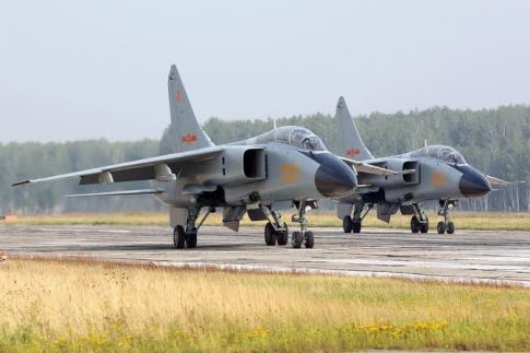 Сражение года: китайский JH-7А против российского Су-24