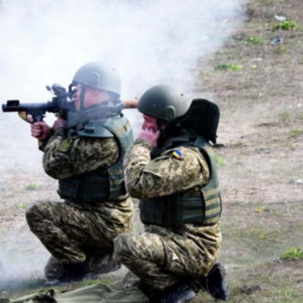 Донецк: нацисты ведут жесткий обстрел города